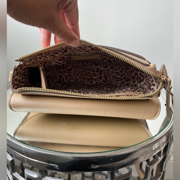 NWT Nanette Lepore crescent crossbody bag. This bag is great for any occasion. - Picture 5 of 8